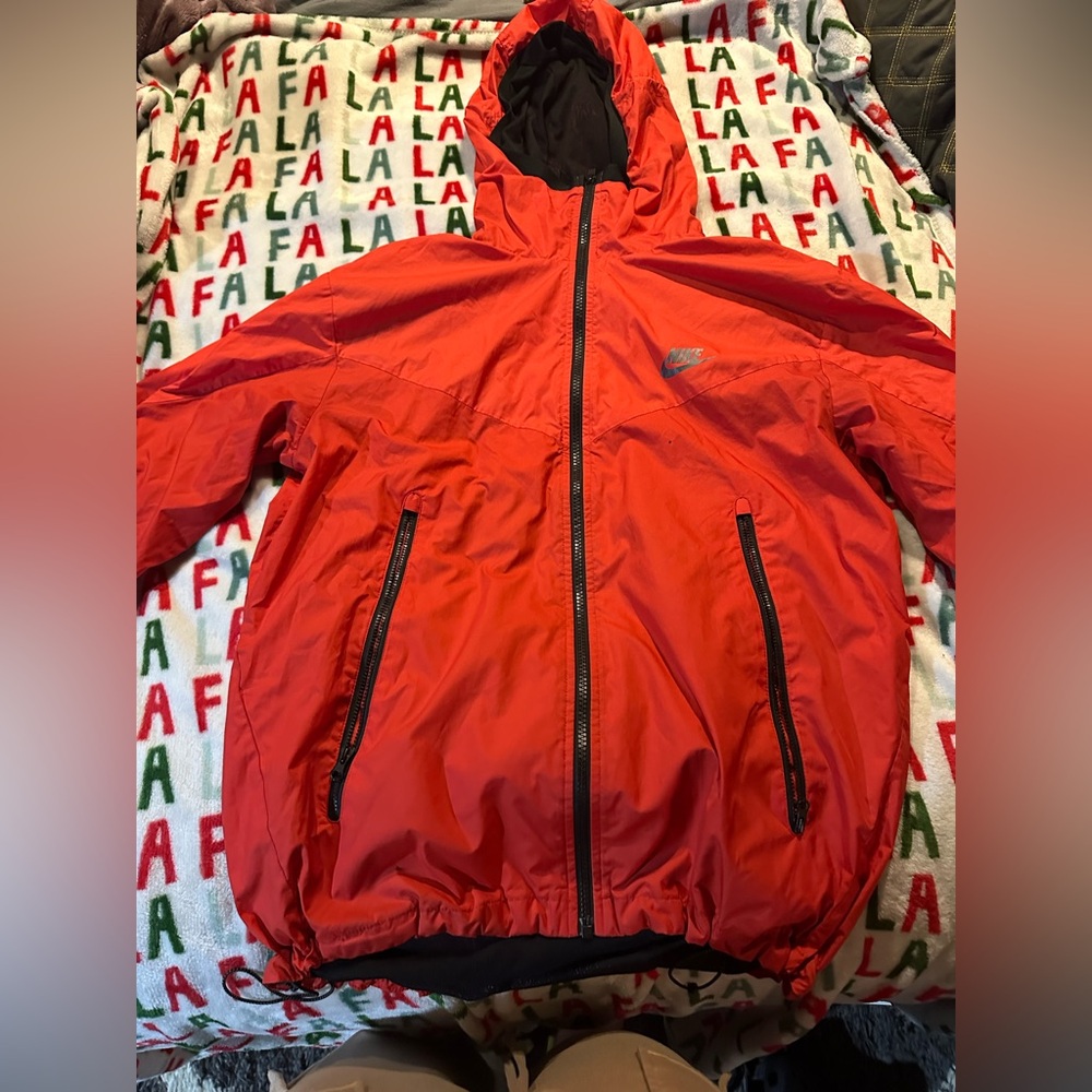 MENS NIKE WINDBREAKER